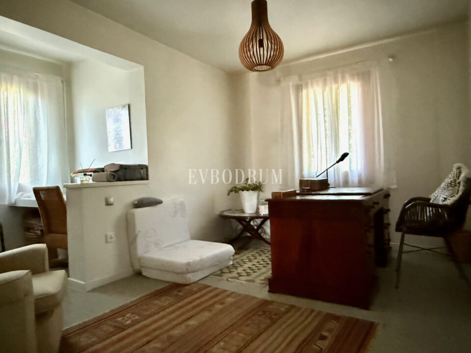 Grosse Villa mit Pool und Garten im Herzen von Türkbükü