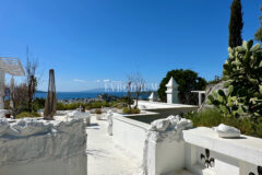 Zarif ve özel, havuzlu, manzaralı şehir evi