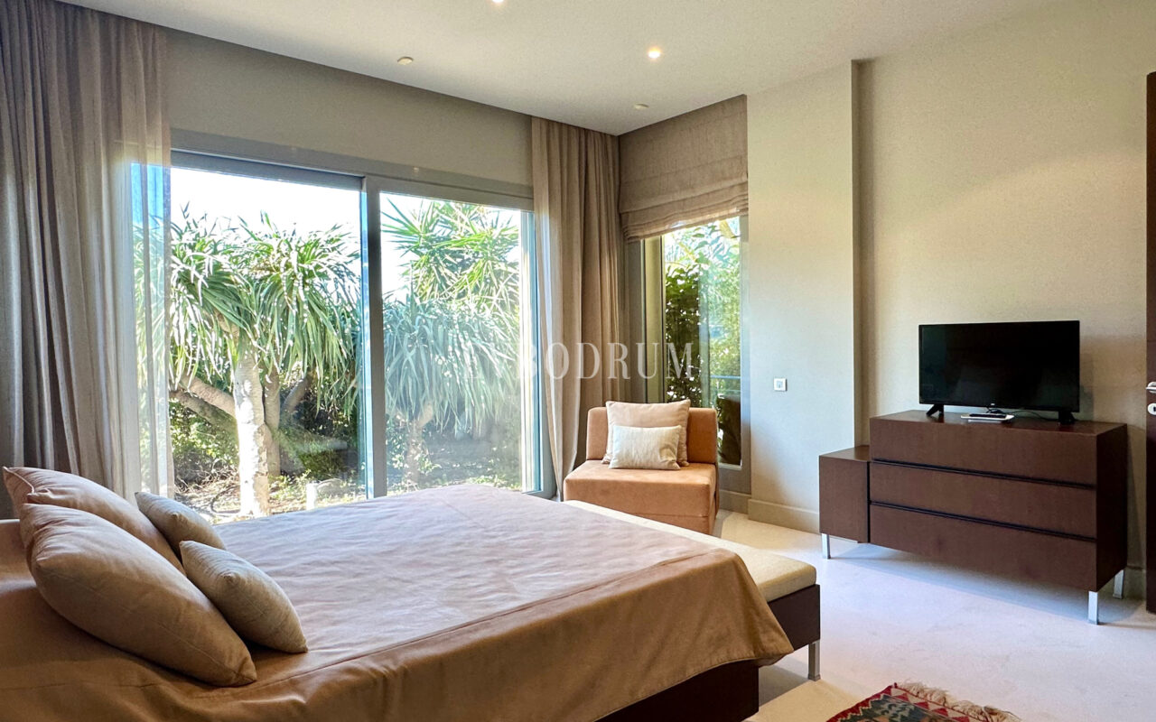 Yalıkavak Körfezi ve Marina Manzaralı Özel Villa