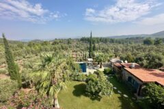 7.970 m2 arazi içinde harika, havuzlu taş ev ve misafirhanesi