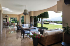 Olağanüstü özel, manzaralı kiralık villa