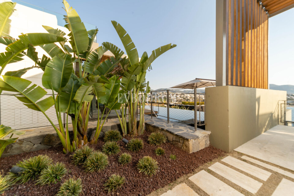 Yalıkavak’ta Denize Sıfır Lüks Villa – Görsel 1