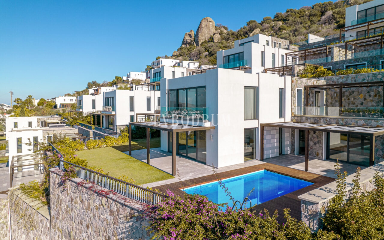 Yalıkavak’ta şehir konsepti:Deniz manzaralı, havuzlu lüks villa