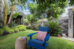 Merkezi lokasyonda zarif, tek katlı, havuzlu villa