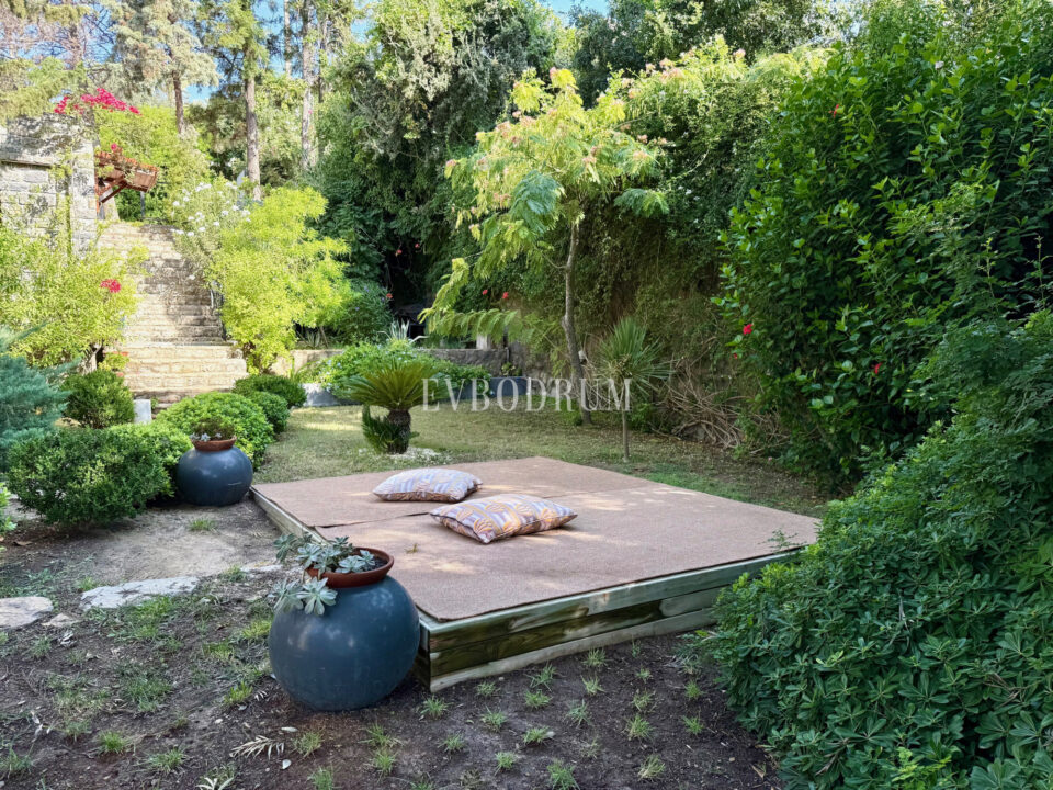 Grosse Villa mit Pool und Garten im Herzen von Türkbükü