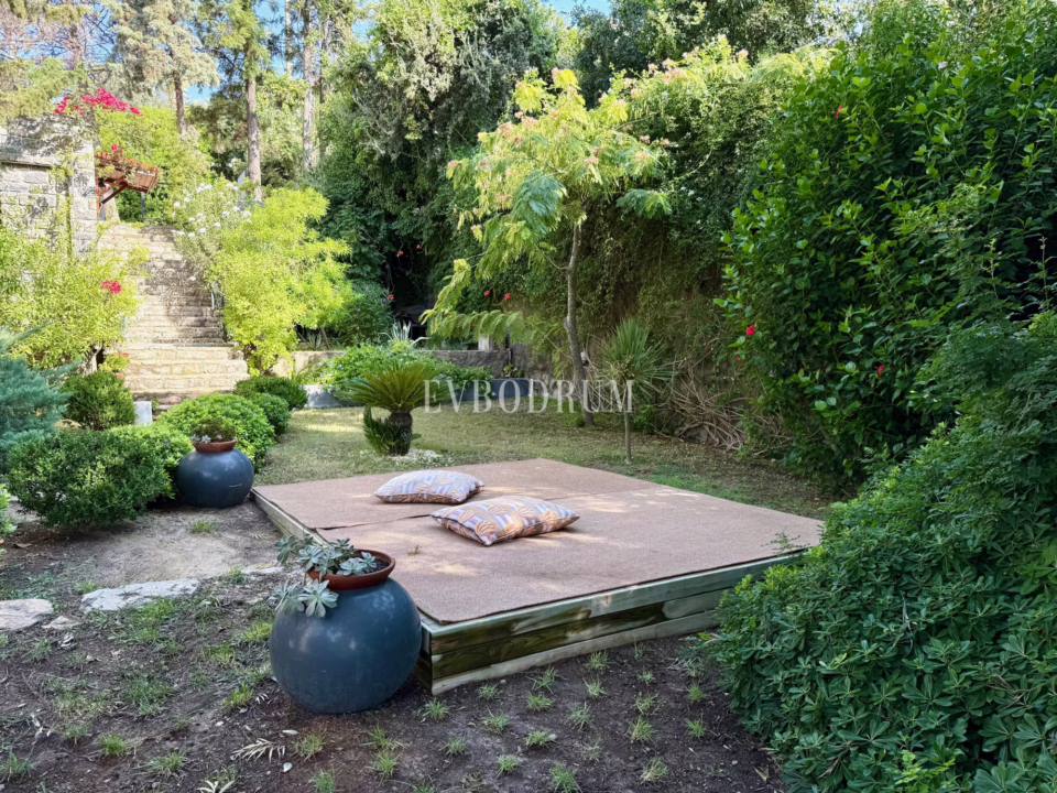 Grosse Villa mit Pool und Garten im Herzen von Türkbükü – Foto 7