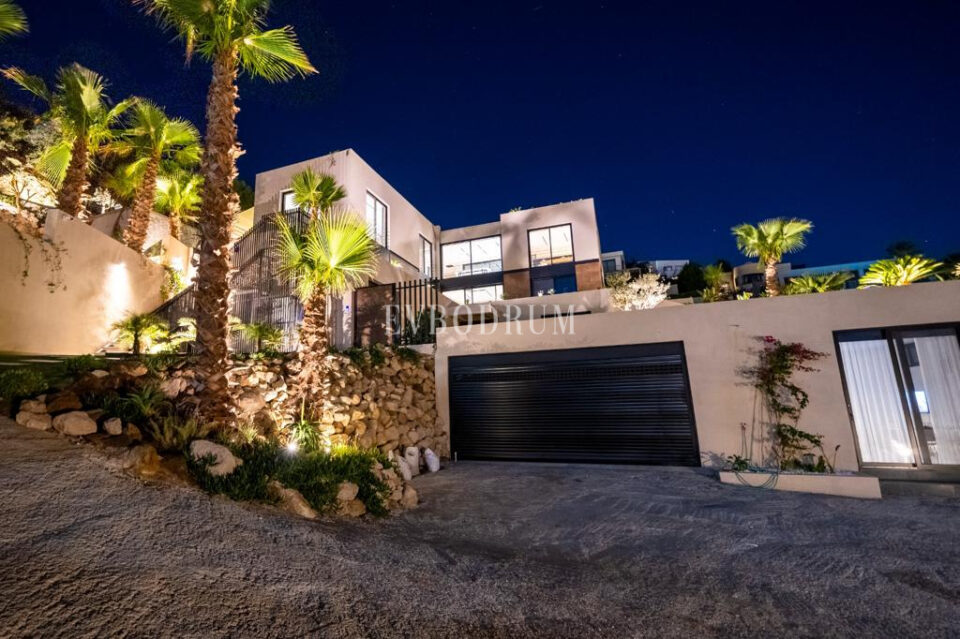 Bitez’de özel havuzlu, geniş ve lüks villa – Görsel 3