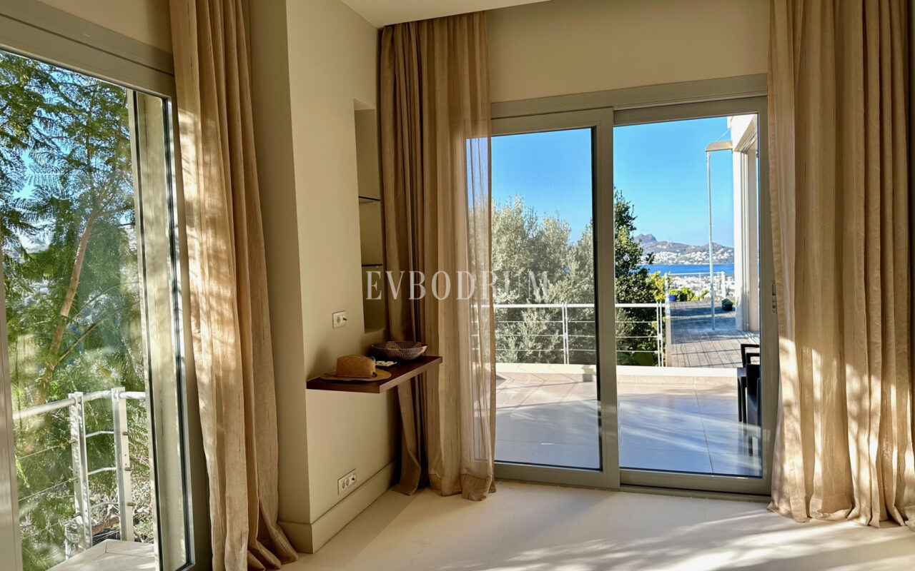 Yalıkavak Körfezi ve Marina Manzaralı Özel Villa