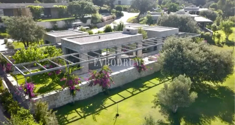 Ödüllü mimarisiyle, tasarım taş villa