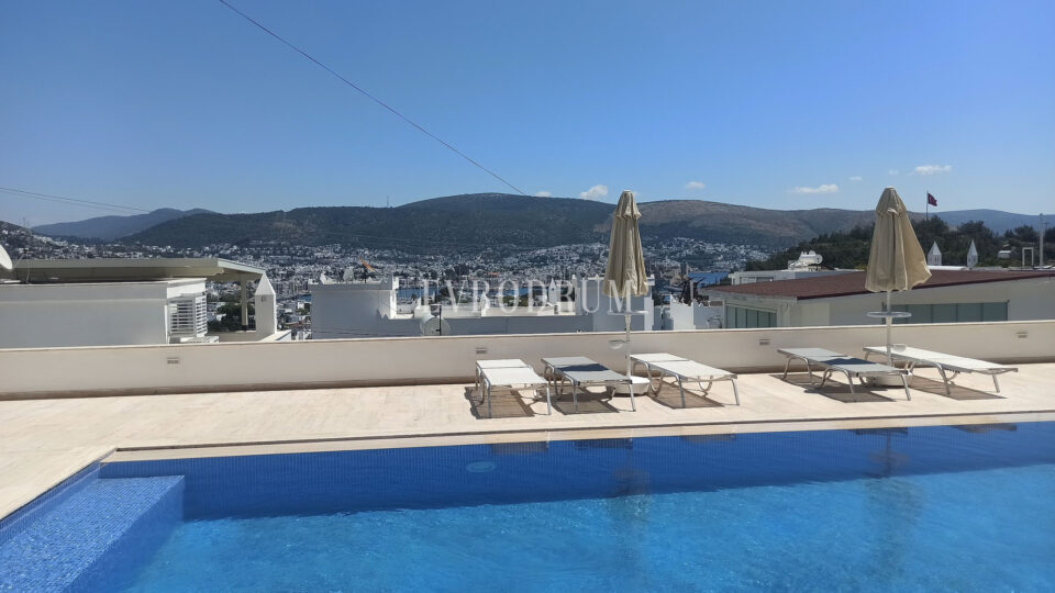 Merkezi lokasyonda, deniz manzaralı ikiz şehir evi – Görsel 10