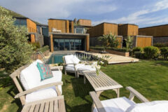 Denize sıfır özel havuzlu villa