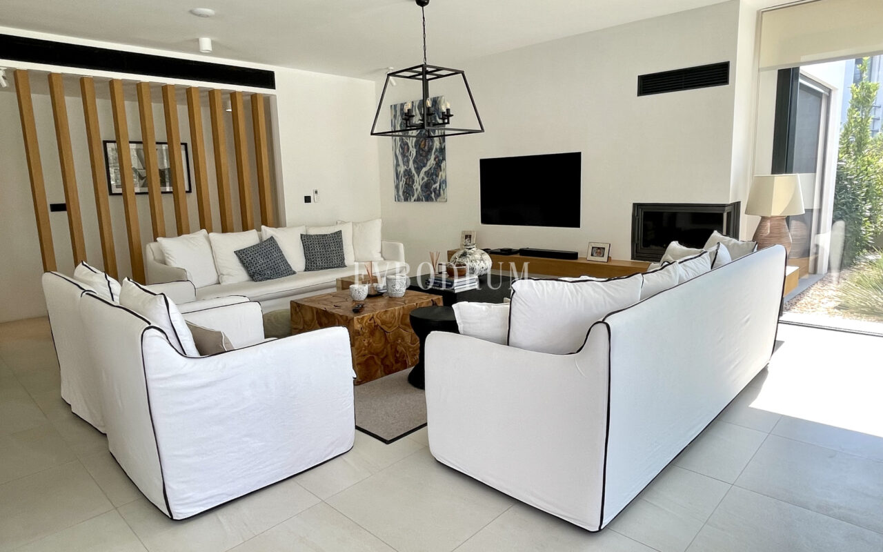 Yalikavak Merkez’de Modern Havuzlu Villa