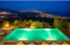 Yahşi’nin en güzel tepesinde, panoramik manzaralı havuzlu villaa