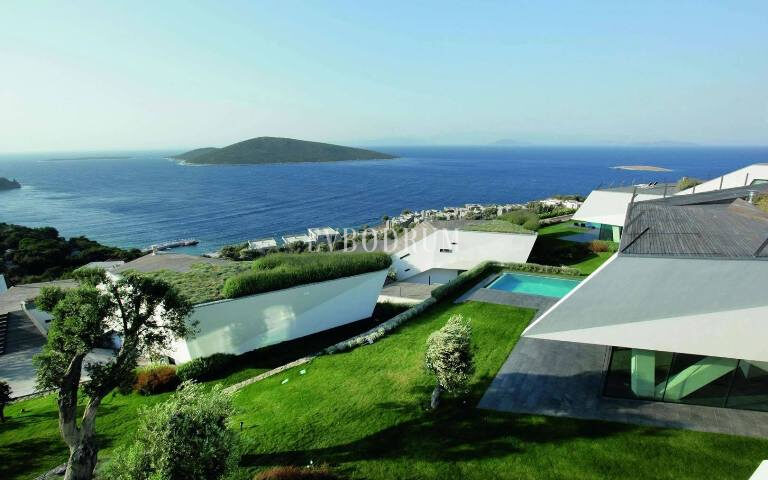 Özel Havuzlu ve Denize Erişimi Olan Lüks Villalar – Görsel 16