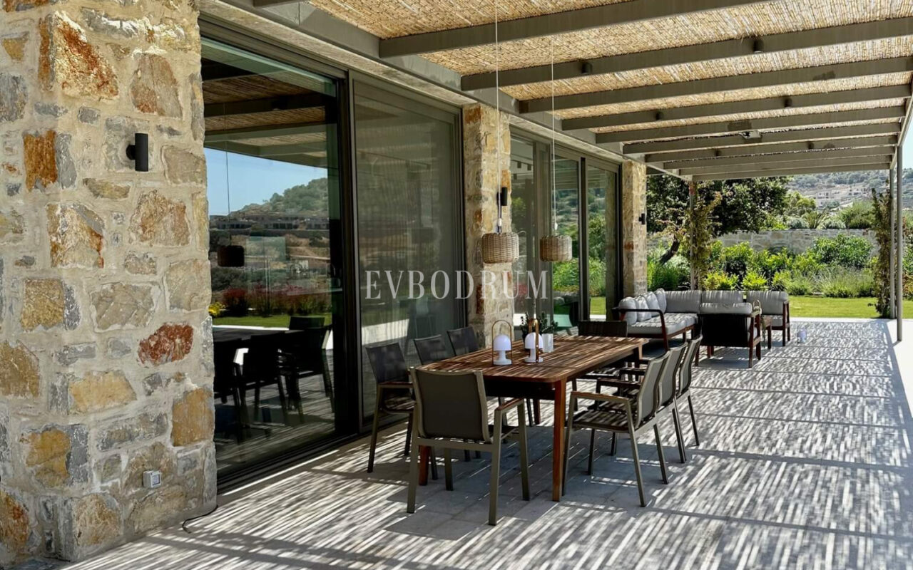 Ödüllü mimarisiyle, tasarım taş villa