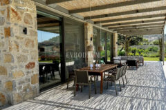 Ödüllü mimarisiyle, tasarım taş villa