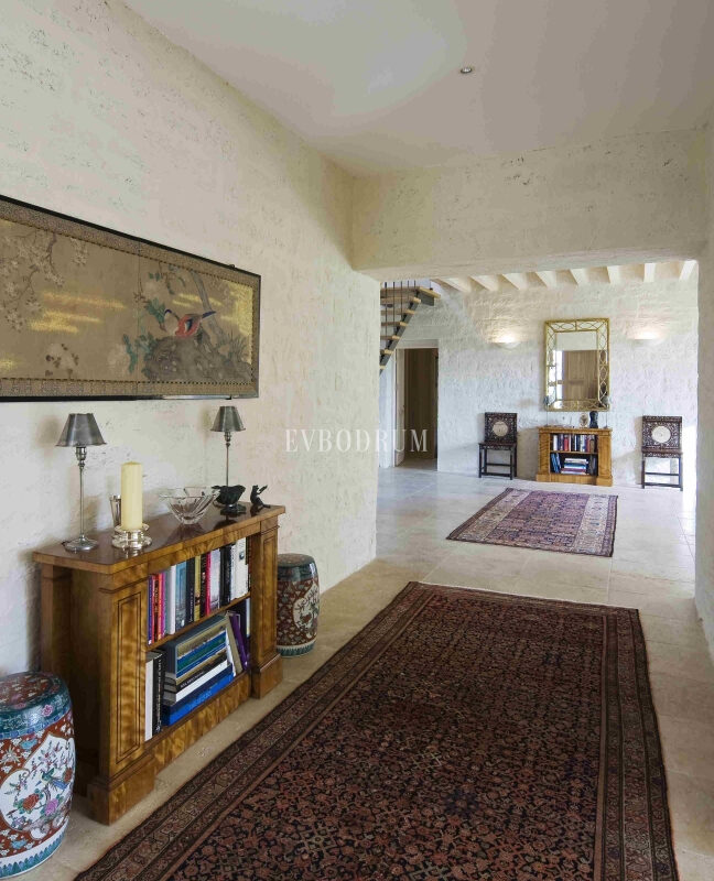 Denize 50 Metrelik Mesafede Kiralık Lüks Villa