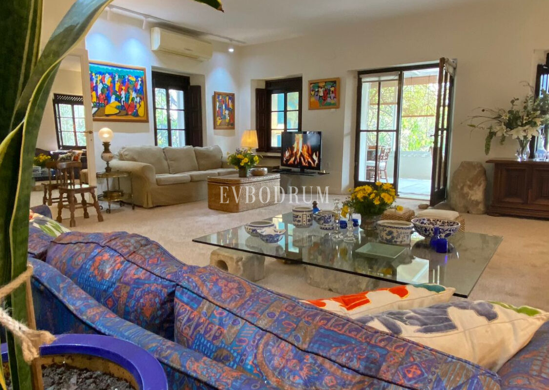 Bodrum, Yeniköy’de geniş, karakteristik kiralık daire