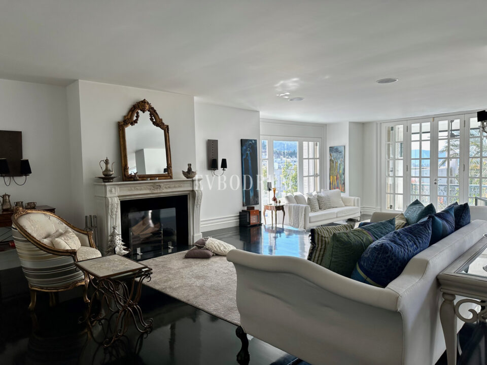 Zarif ve özel, havuzlu, manzaralı şehir evi – Görsel 25