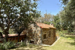 Gümüşlük, Karakaya’da bahçe içinde müstakil taş villa