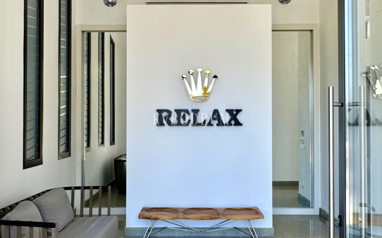 Bitez’de 2 Havuzlu, Misafir Evli Büyük Bahçeli Villa