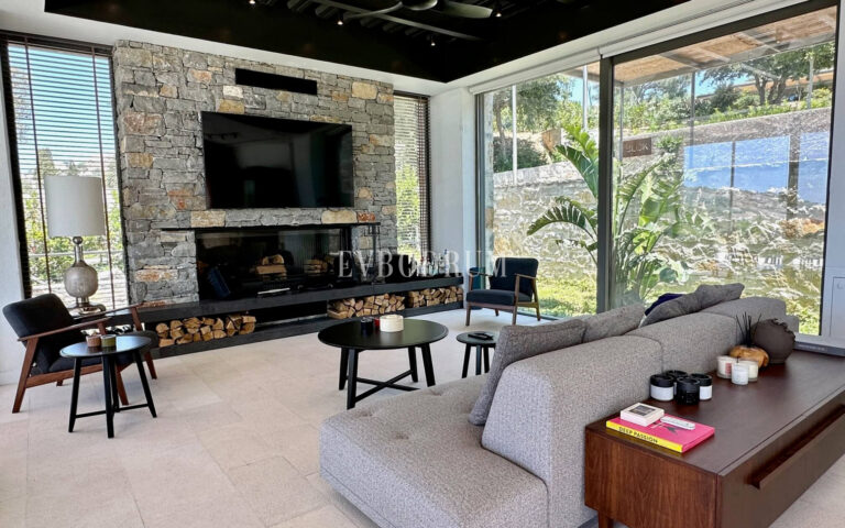 Modern, havuzlu ve geniş bahçeli villa – Görsel 7