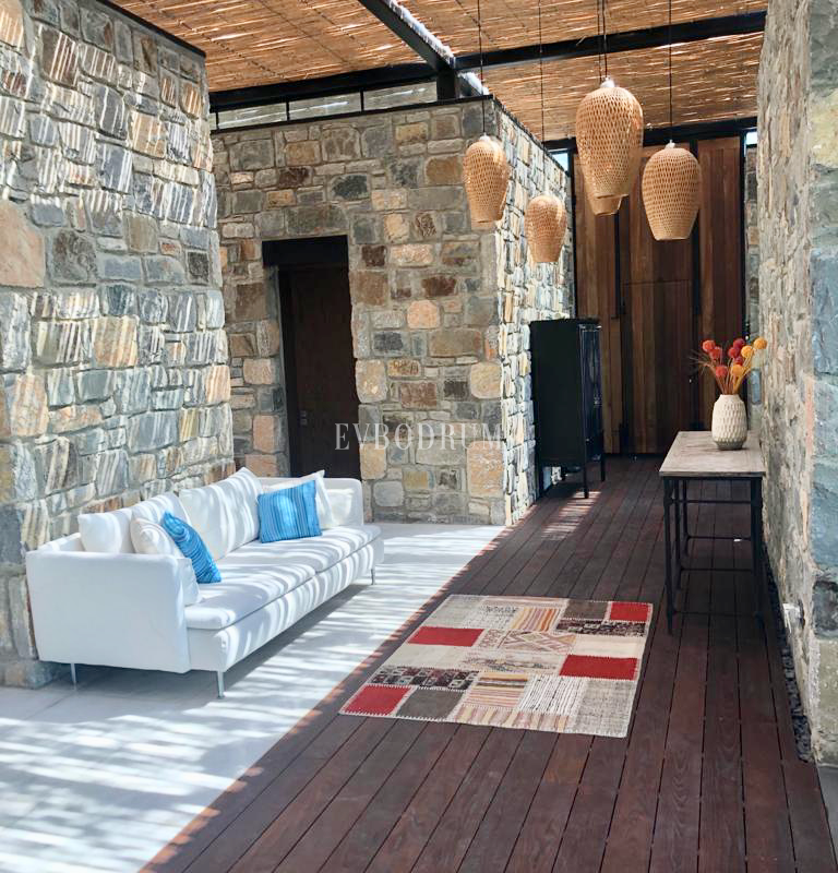 Sezonluk Kiralık: Gümüşlük’te Havuzlu Villa