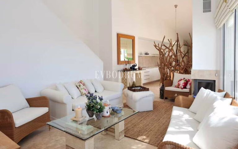 Gümüşlük’te ortak havuzlu mimari tasarımlı ev – Görsel 9