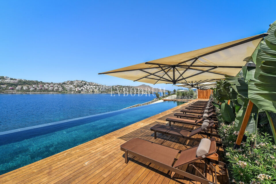 Yalıkavak’ta Denize Sıfır Lüks Villa – Görsel 1