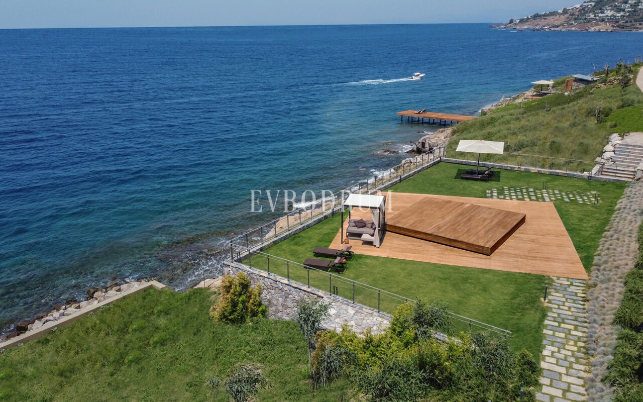 Yalıkavak’ta Denize Sıfır Lüks Villa