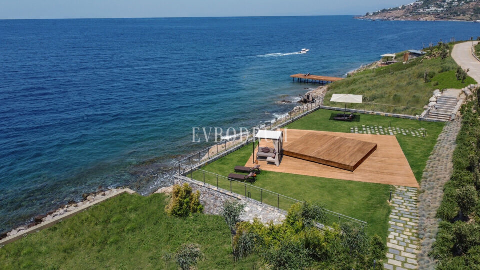 Yalıkavak’ta Denize Sıfır Lüks Villa – Görsel 1
