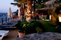 Özel Havuzlu ve Denize Erişimi Olan Lüks Villalar