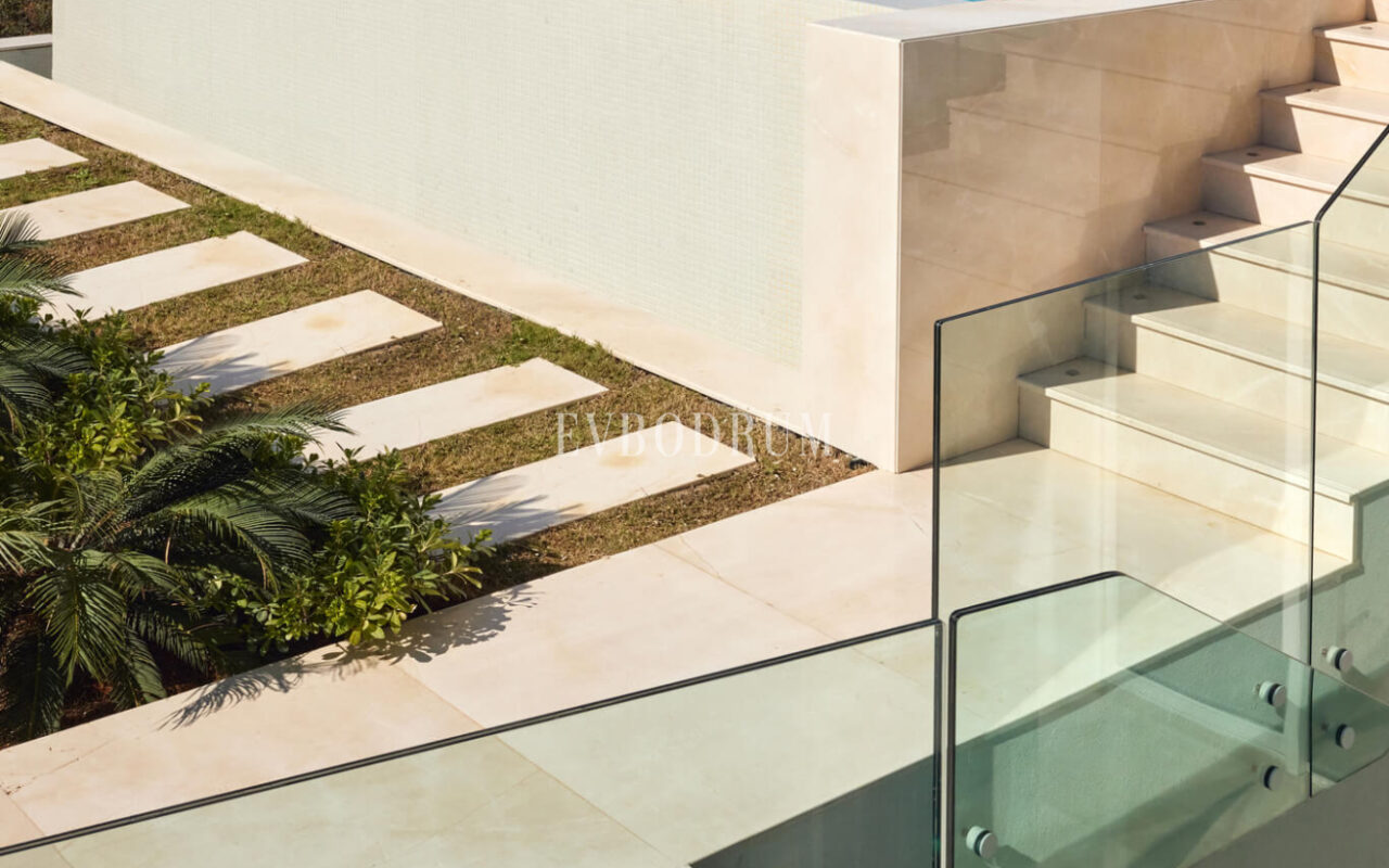 Yalıkavak’ta özel havuzlu, mimari tasarımlı yeni proje