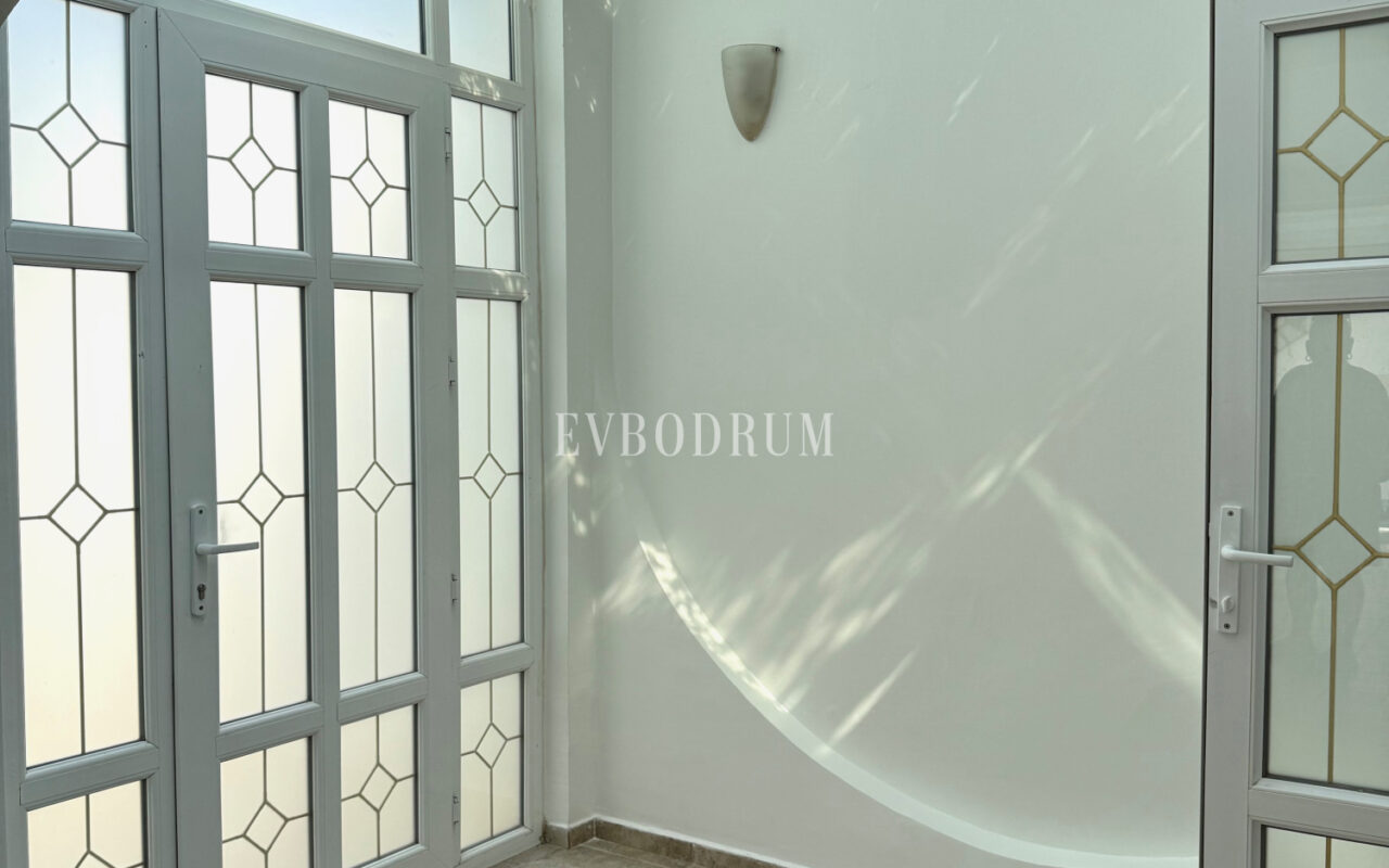 Yıllık kiralık, Kale ve adalar manzaralı Bodrum Evi