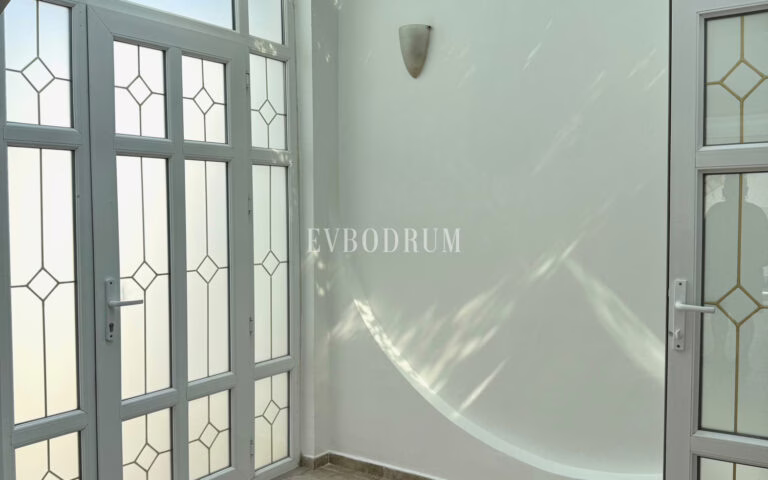 Yıllık kiralık, Kale ve adalar manzaralı Bodrum Evi – Görsel 1