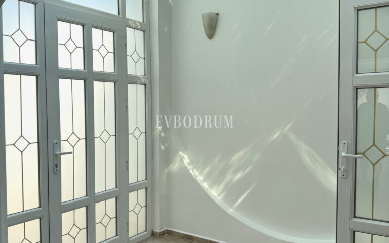 Yıllık kiralık, Kale ve adalar manzaralı Bodrum Evi – Görsel 1