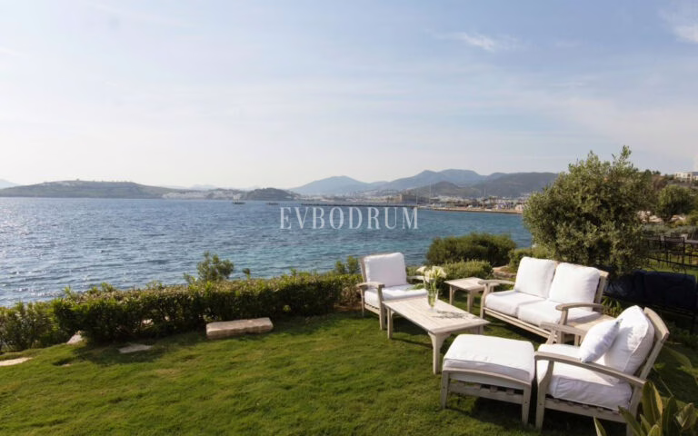 Denize sıfır özel havuzlu villa – Görsel 12