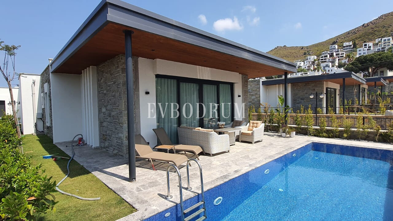 Plaja Yakın Ortak Havuzlu Tek Katlı Evler