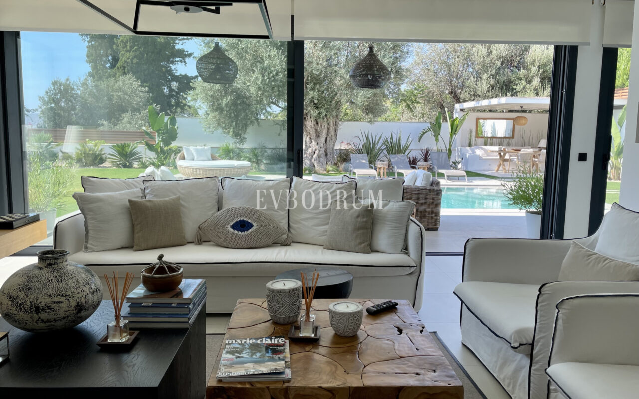 Yalikavak Merkez’de Modern Havuzlu Villa