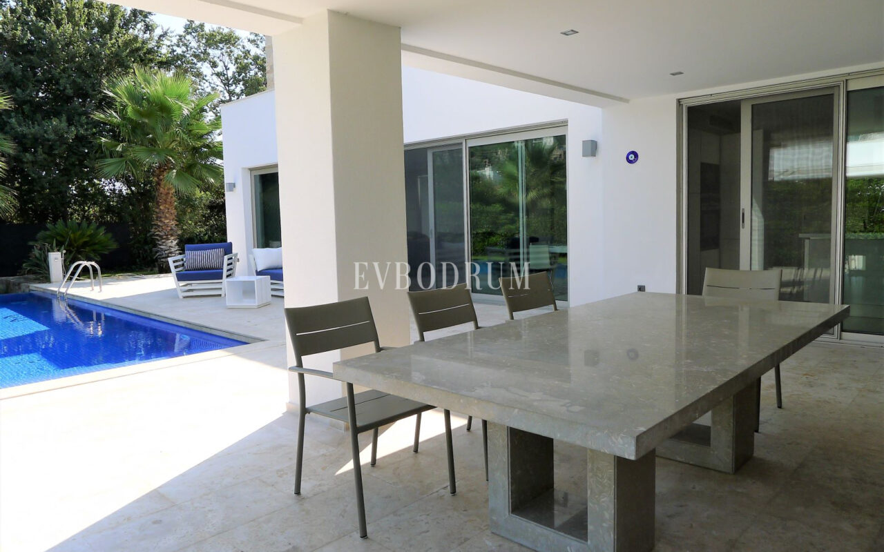 Havuzlu Yeni Villa, Sahile 5 Dakika Yürüme Mesafesinde, Haftalık Kiralık