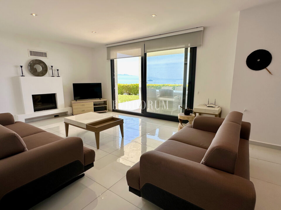 Muhteşem adalar ve deniz manzaralı, havuzlu villa – Görsel 6