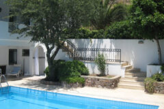 Yalikavak Küdür, önü kapanmaz deniz manzaralı 3 katlı villa