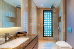 Muhteşem Manzaralı ve Plaja Erişimli Şık Daire