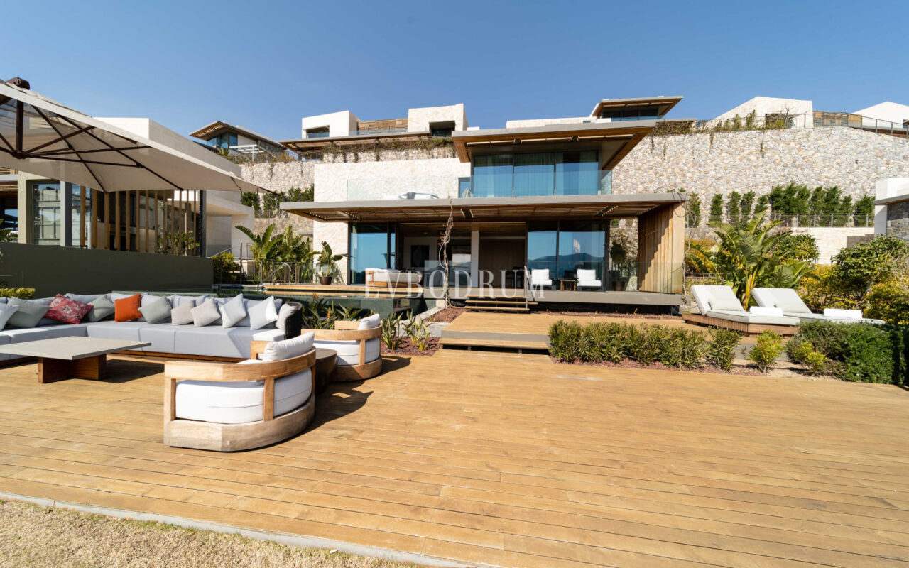 Yalıkavak’ta Denize Sıfır Lüks Villa