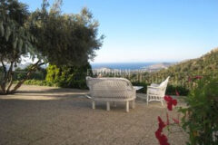 Yazlık kiralık villa, deniz manzarası ve özel havuz, 8 misafir