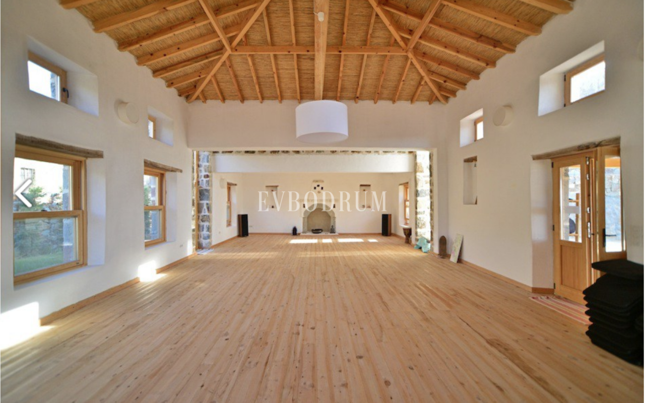 10.000 m2 Arsa İçinde 8 Bağımsız Taş Ev