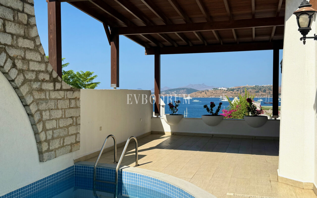 Yıllık kiralık, Kale ve adalar manzaralı Bodrum Evi