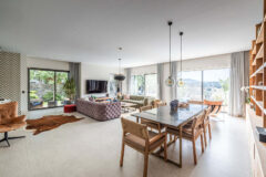 Merkezi lokasyonda zarif, tek katlı, havuzlu villa