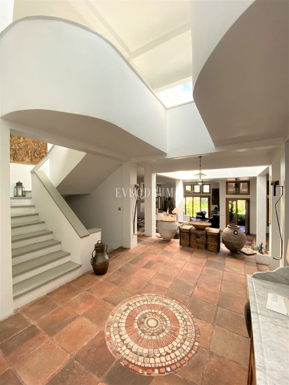 Denize Yürüme Mesafesinde Havuzlu Geniş Villa – Görsel 10