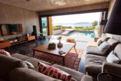 Denize sıfır özel havuzlu villa